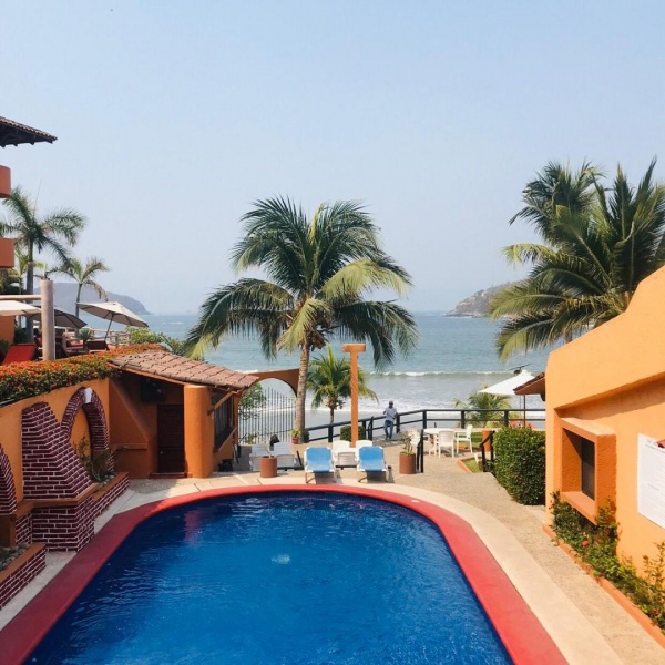 Hotel en playa la madera zihuatanejo